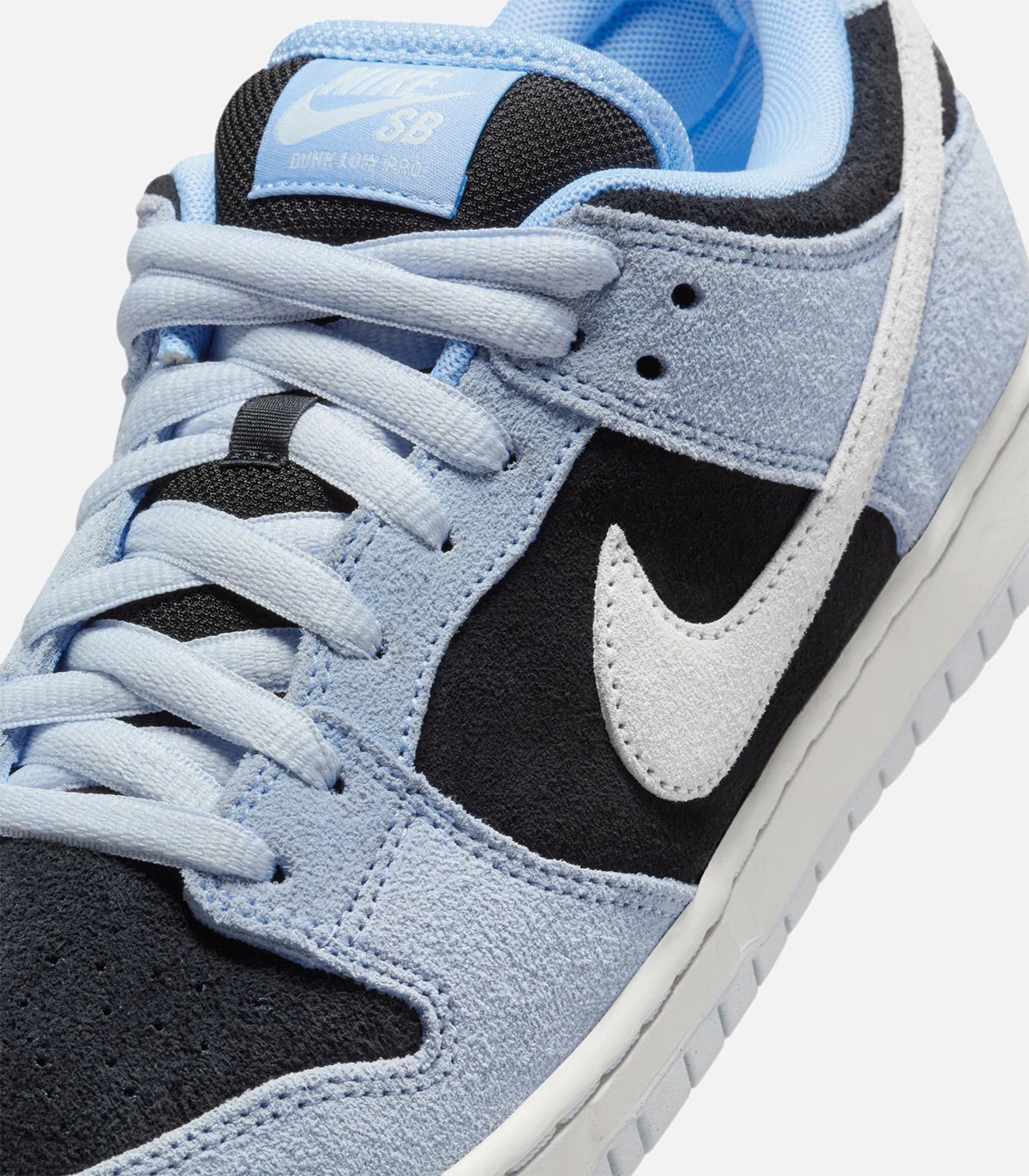 Nike SB "Aluminum" Dunk Low Pro - Image 3