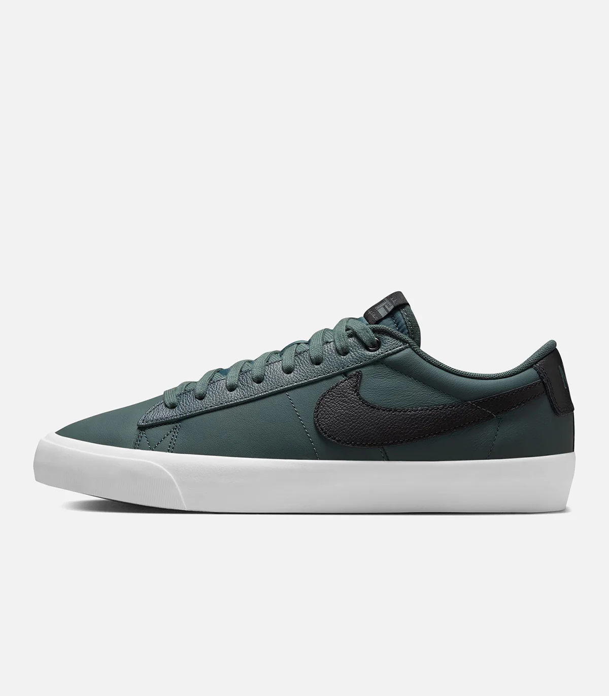 Nike SB Blazer Low Pro GT