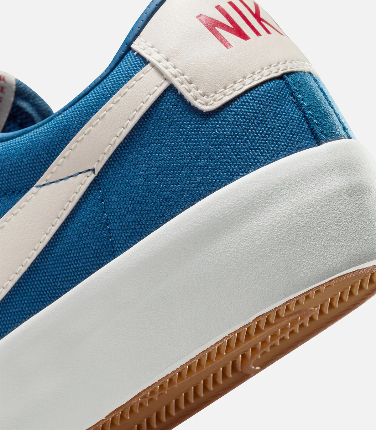 Nike SB Zoom Blazer Low Pro GT - Image 4